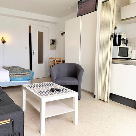Studio Sur Plage Cavaliere Avec Terrasse, 1Er Etage, 2 Couchages - Fr-1-251-80 Ле-Лаванду Экстерьер фото